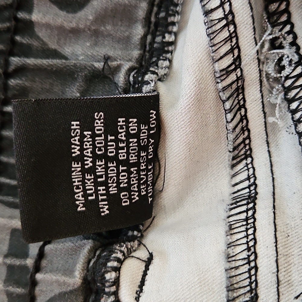V.I.P. Camo Jogger Pants Women’s 7/8 Stretch Utility Streetwear Cargo Pockets - Picture 7 of 8